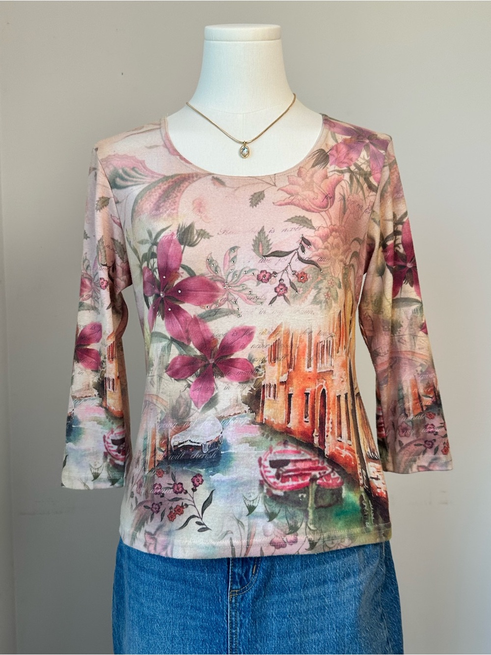 Y2K Vintage Floral City Graphic Scoop Neck 3/4 Sleeve Tee in Pink Green & Orange
